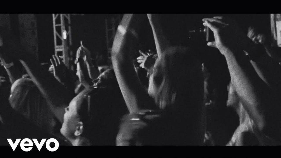 Le Sonic - Any Moment (featuring Robert Lee) Le Sonic - Any Moment (featuring Robert Lee)